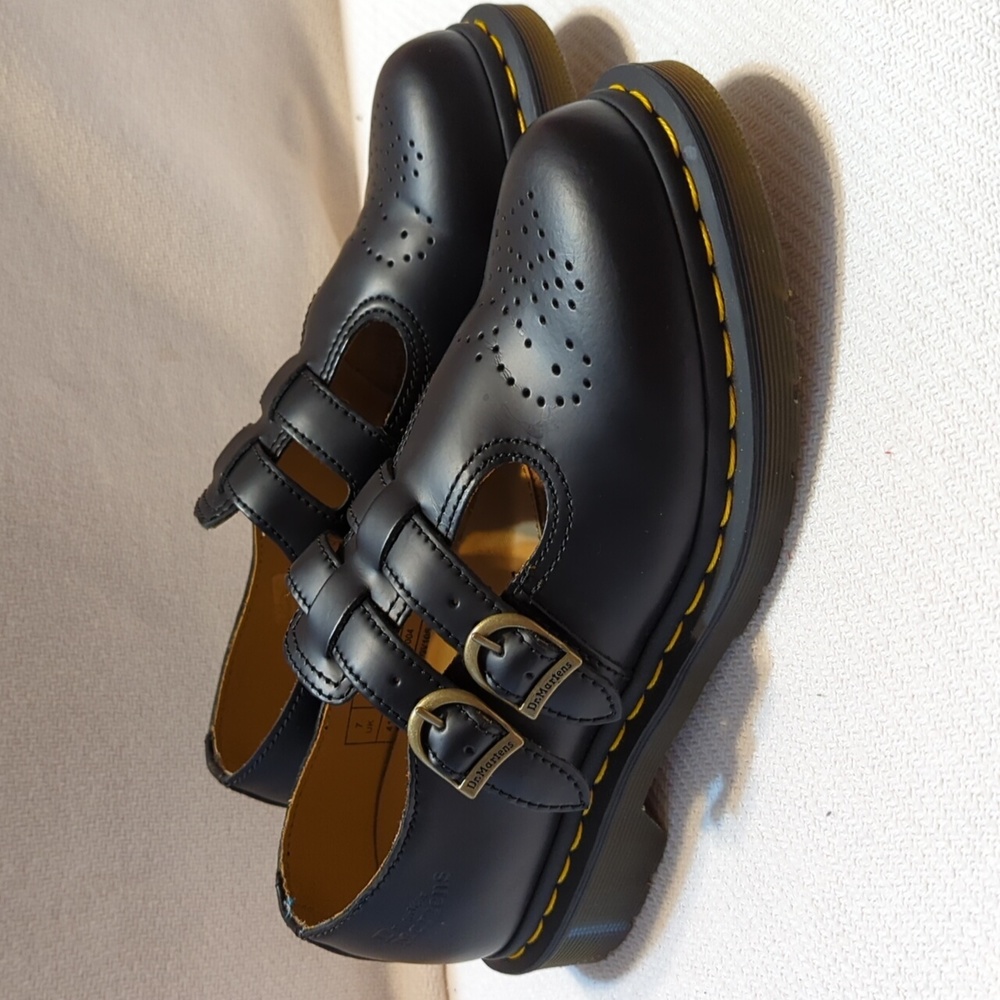 NWOT Dr Martens Black double buckle Mary Jane's size 9